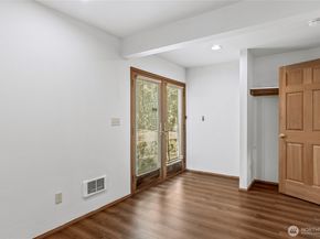 11529 12th Avenue NE A, Seattle WA 98125