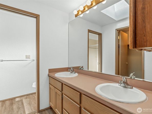 11529 12th Avenue NE A, Seattle WA 98125