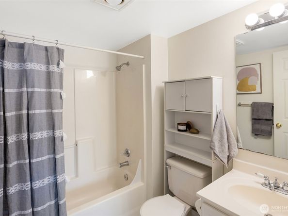 132 NE 95th Street B205, Seattle WA 98115