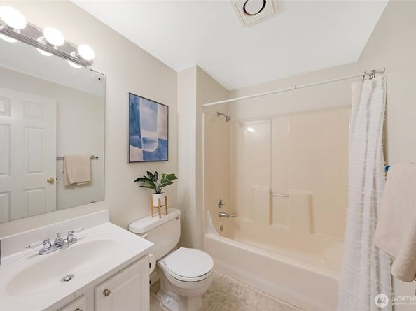 132 NE 95th Street B205, Seattle WA 98115