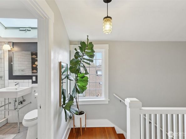 3141 Broadway E, Seattle WA 98102