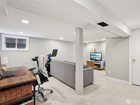 3141 Broadway E, Seattle WA 98102