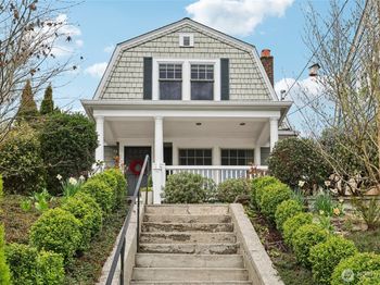 3141 Broadway E