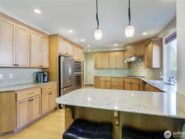 818 S 36th Place, Renton WA 98055
