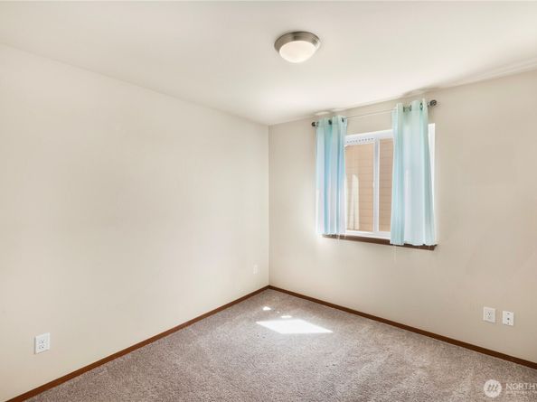 596 NE Nantucket Street, Bremerton WA 98310