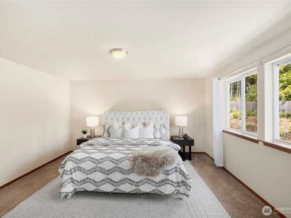 596 NE Nantucket Street, Bremerton WA 98310