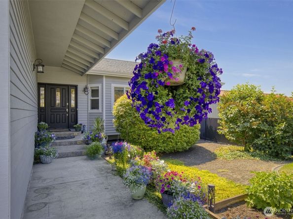 38291 NE Doe Road NE, Hansville WA 98340