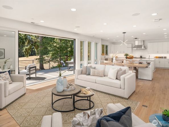 11407 NE 103rd Place, Kirkland WA 98033