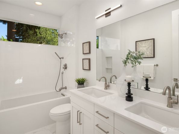 11407 NE 103rd Place, Kirkland WA 98033