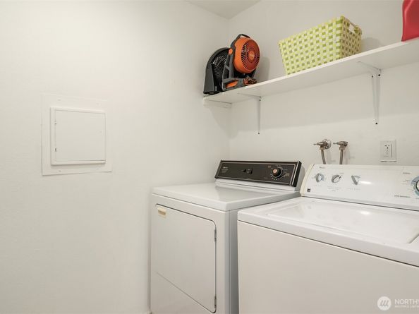 12723 NE 116th Street G204, Kirkland WA 98034