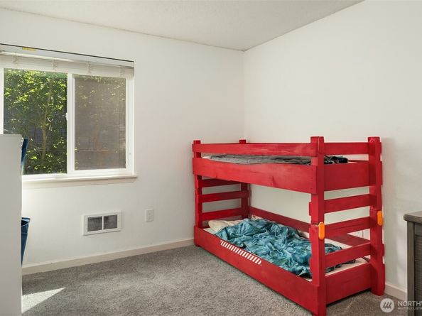 12723 NE 116th Street G204, Kirkland WA 98034