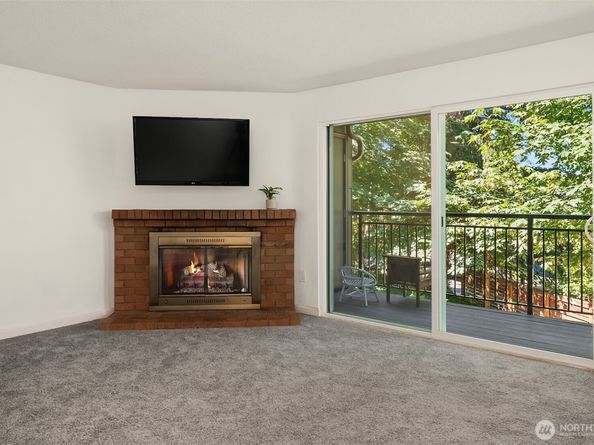 12723 NE 116th Street G204, Kirkland WA 98034
