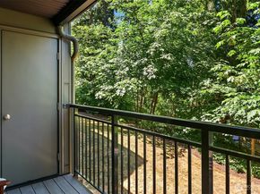 12723 NE 116th Street G204, Kirkland WA 98034