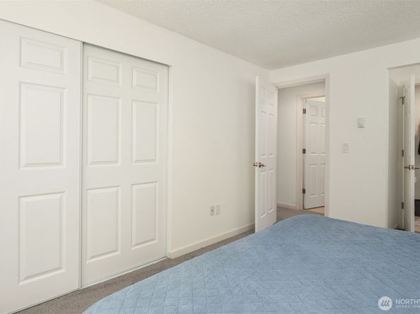 12723 NE 116th Street G204, Kirkland WA 98034