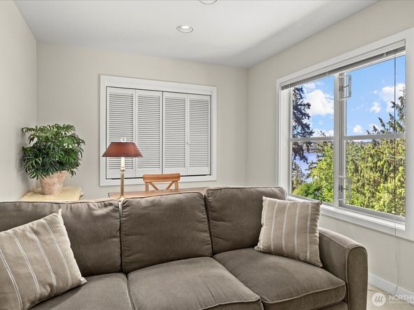 7104 NE 118th Street, Kirkland WA 98034
