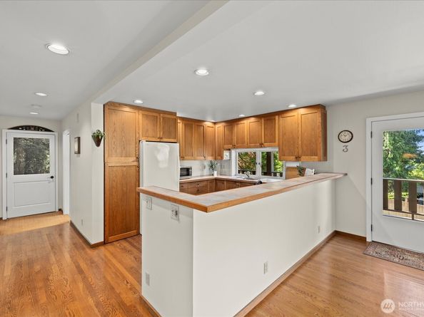 7104 NE 118th Street, Kirkland WA 98034