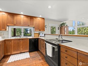 7104 NE 118th Street, Kirkland WA 98034