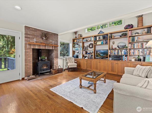7104 NE 118th Street, Kirkland WA 98034