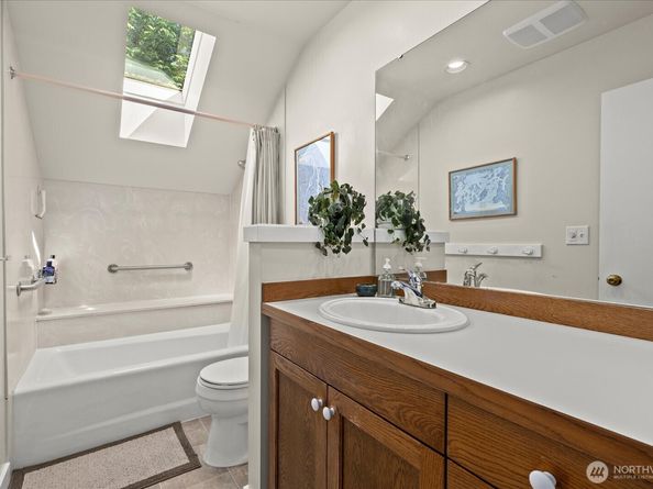 7104 NE 118th Street, Kirkland WA 98034