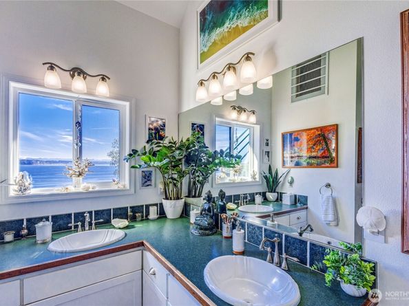 37366 Loki Bluff Drive NE, Hansville WA 98340