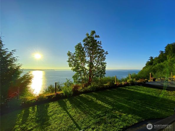 37366 Loki Bluff Drive NE, Hansville WA 98340