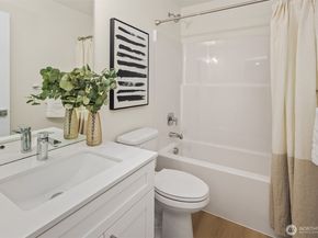 1518 Hollow Dale Place D, Everett WA 98204