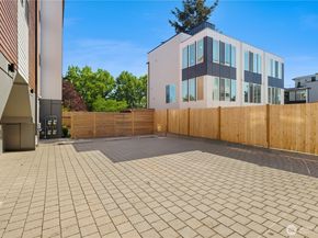 5517 B 9th Avenue NW, Seattle WA 98107