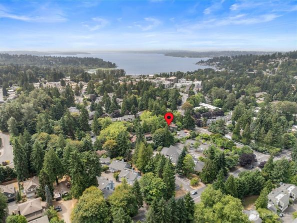 10005 NE 123rd Street D, Kirkland WA 98034