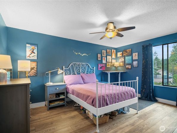 10005 NE 123rd Street D, Kirkland WA 98034