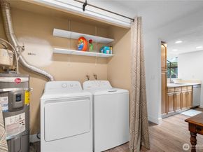 10005 NE 123rd Street D, Kirkland WA 98034