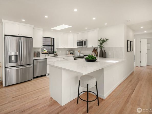 12715 Dayton Avenue N, Seattle WA 98133