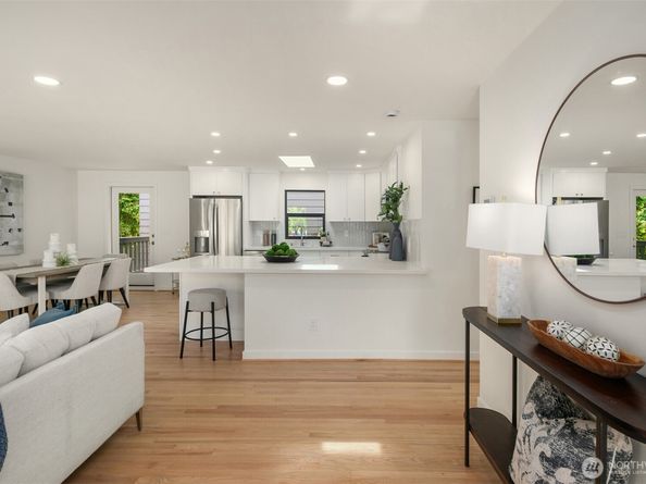 12715 Dayton Avenue N, Seattle WA 98133