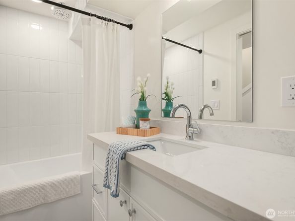12715 Dayton Avenue N, Seattle WA 98133