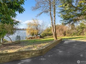 2521 103rd Avenue SE, Bellevue WA 98004