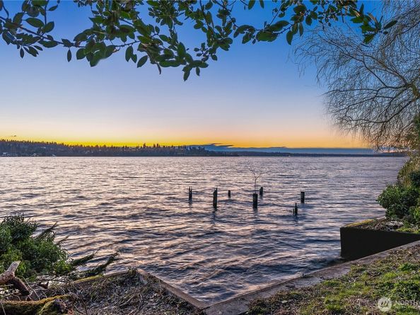 2521 103rd Avenue SE, Bellevue WA 98004