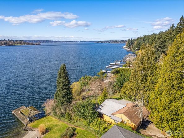 2521 103rd Avenue SE, Bellevue WA 98004