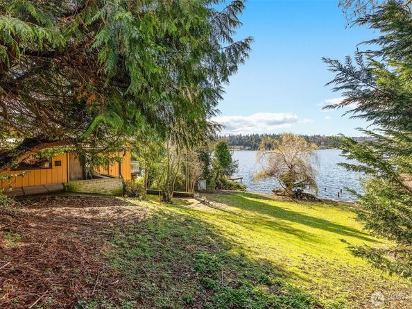 2521 103rd Avenue SE, Bellevue WA 98004
