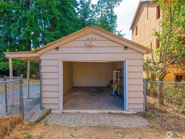 1011 NE 180th Street, Shoreline WA 98155