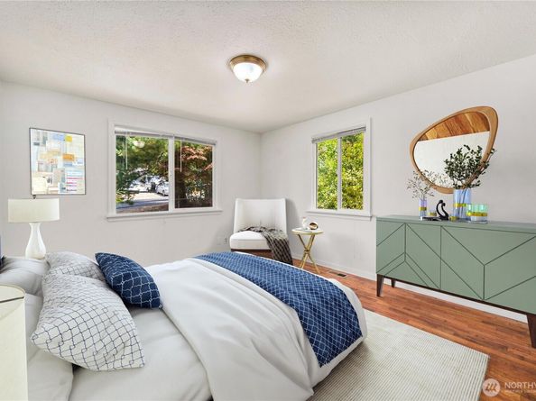 1011 NE 180th Street, Shoreline WA 98155