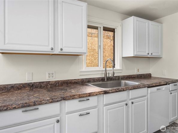 1011 NE 180th Street, Shoreline WA 98155