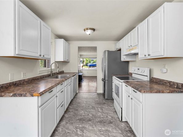 1011 NE 180th Street, Shoreline WA 98155