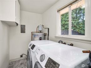 1011 NE 180th Street, Shoreline WA 98155