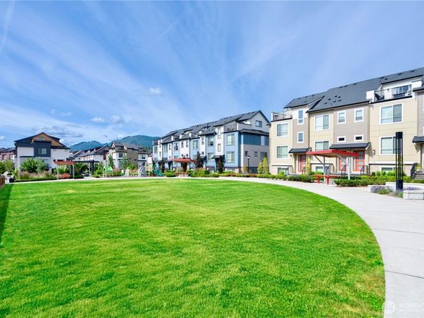 561 NE Ellis Drive, Issaquah WA 98027