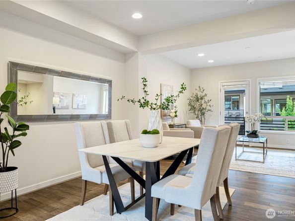 561 NE Ellis Drive, Issaquah WA 98027