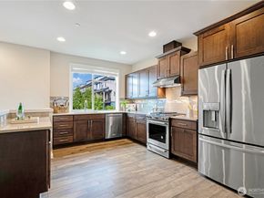 561 NE Ellis Drive, Issaquah WA 98027
