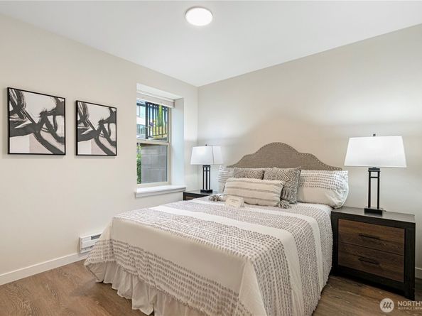 561 NE Ellis Drive, Issaquah WA 98027