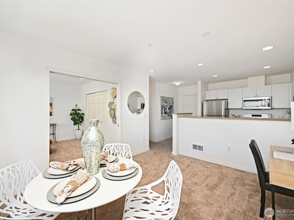 524 6th Avenue W 404, Seattle WA 98119