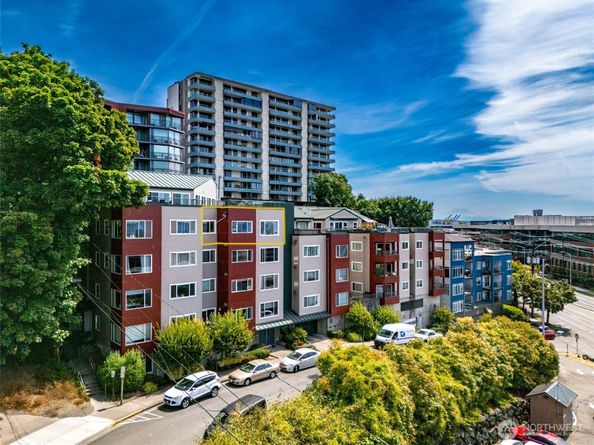 524 6th Avenue W 404, Seattle WA 98119