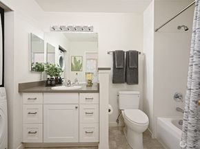 524 6th Avenue W 404, Seattle WA 98119