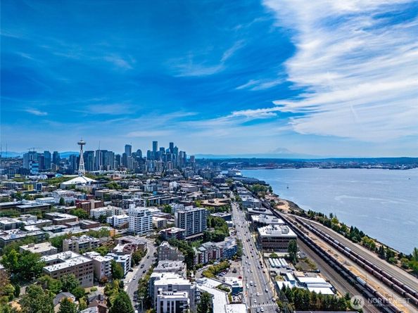 524 6th Avenue W 404, Seattle WA 98119